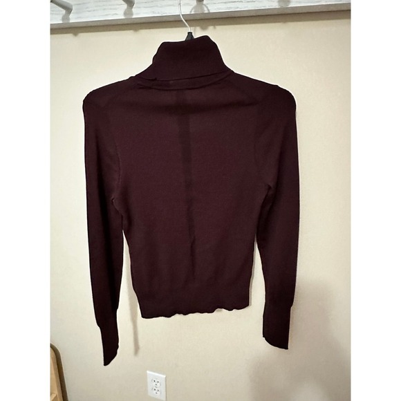 New Women's Express Silky Soft Fitted turtleneck Sweater size XS color maroon re - Picture 3 of 9